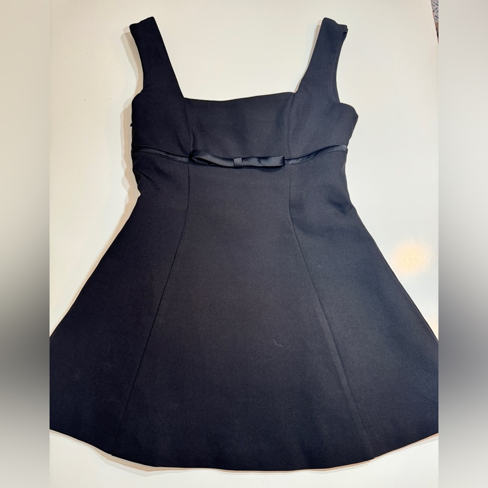 Size 4 Pretty Little Thing Elegant Black Dress